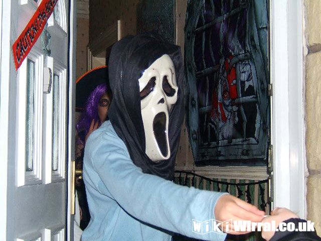 Attached picture halloween bday 009_600x450.jpg